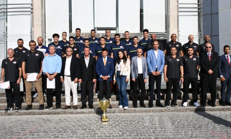 تكريم منتخب شباب الطائرة