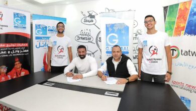 لقطة من توقيع عقد رعاية معتز وائل وعمر وائل أبطال الخماسي الحديث