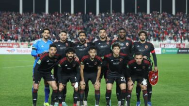 فريق كرة القدم بالنادي الاهلي
