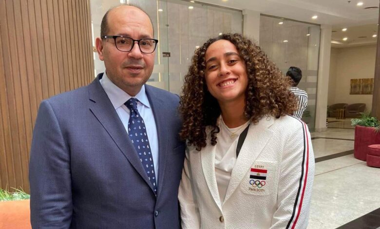 لجين عبد الله بطلة السباحة