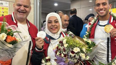 من استقبال أحمد الجندي وسارة سمير بمطار القاهرة الدولي