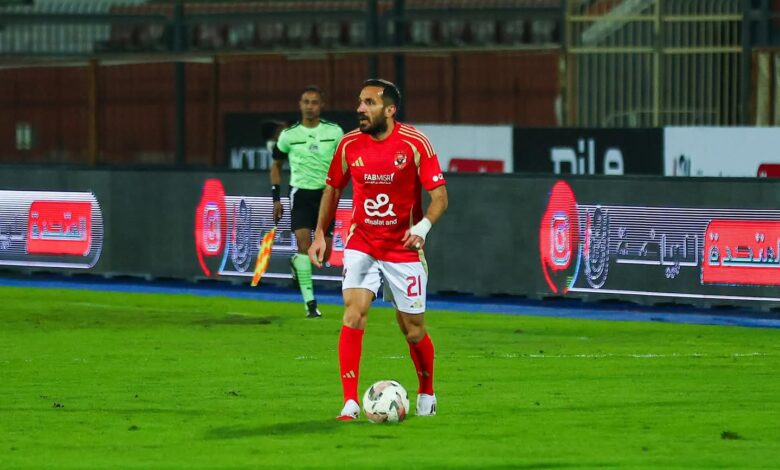 علي معلول لاعب النادي الأهلي